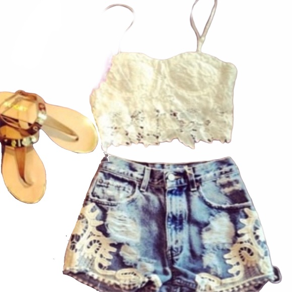 new Furst of a Kind 𖦹 Vintage Levi's® 501 Red Tabs 𖦹 Lace Trim Cut Off Shorts - Picture 5 of 13